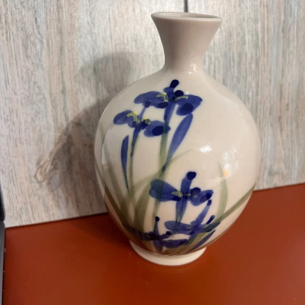 Vintage Hand Painted Blue Iris Ceramic Bud Vase Round Floral Pottery Cream 6.5